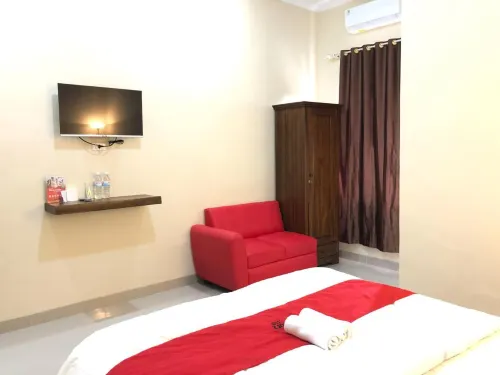 RedDoorz Syariah @ Jalan Pangeran Antasari 4 Hotel di Way Halim