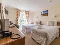 The Dewdrop Inn Hotels in Worcester