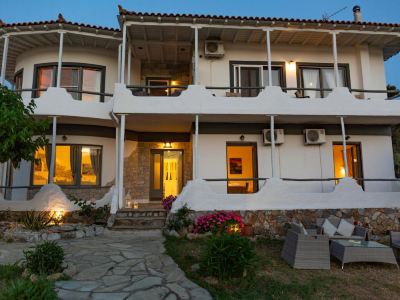 Karavos Sea View Apartments