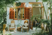 The Wooden Gate Hotel di Ninh Tiến
