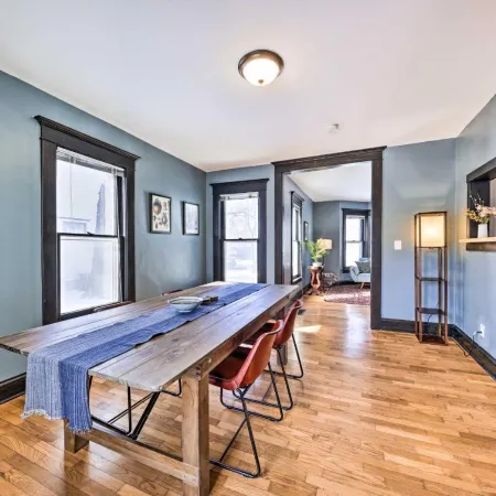 Newly Renovated Home Close to Dtwn Lawrence!