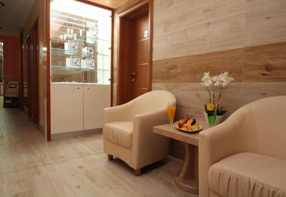 호텔 트로이르 팰리스 외관 또는 객실 사진