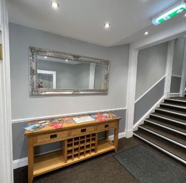 3. 더 웨이벌리 게..