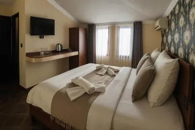Hotel Shadervan