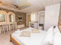 Peristeronas Village Hotels in Klouvas