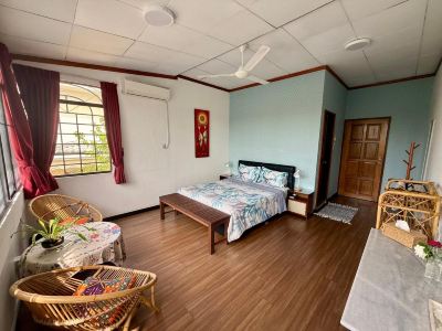 Haks Boutique B&B with Pool & Farm-to-Table Dining