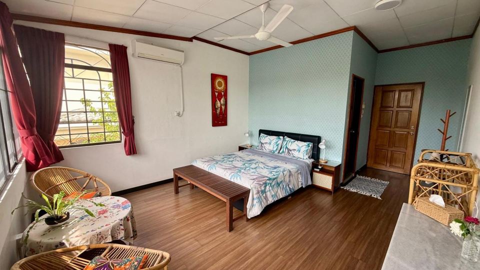 Haks Boutique B&B with Pool & Farm-to-Table Dining