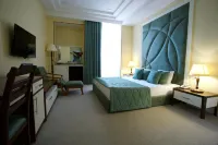 ILK INN HOTEL - piscina