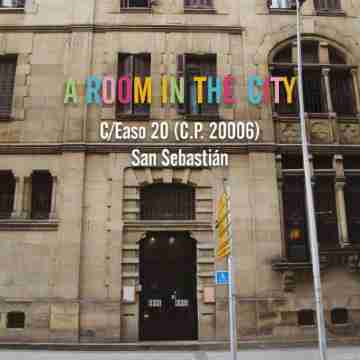 A Room in the City Hostel Hotel Exterior