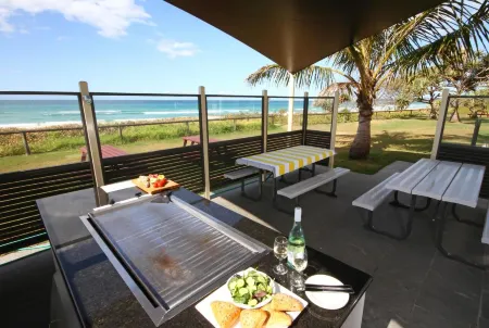 San Simeon Beachfront Apartments Tugun
