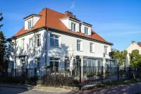 Villa Bałtycka Hotels near Wyspa na Stawie Młyńskim w Oliwie