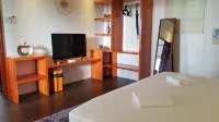 Scent of Green Papaya Hotels in Panglao