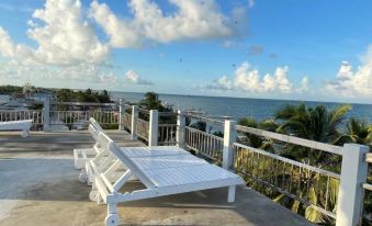 Caye Caulker Beach Hotel