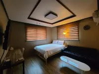 TreehouseUnseo GuestHouse