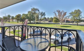 Boulevard Motor Inn