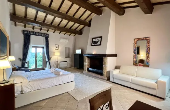 新瑟羅蘇克羅酒店