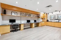 2Br Luxury City Suite with Gym & Pool