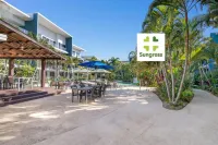 Azzura Greens Resort Hotels in Hope Island