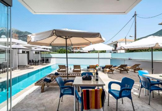 레프카다 호텔 전경