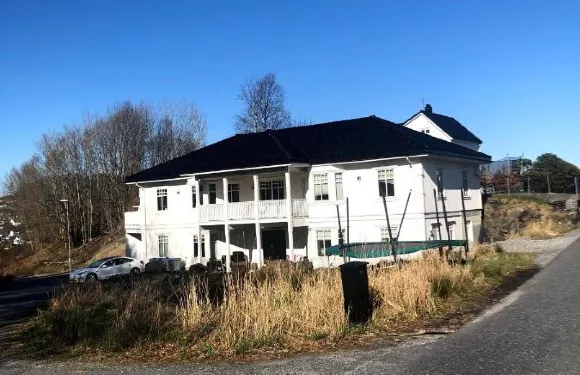 克雷波伊公寓酒店