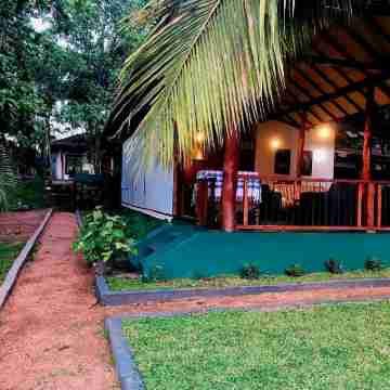 Priya Homestay Kandalama Hotel Exterior