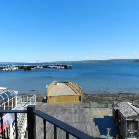 Dockside Suites