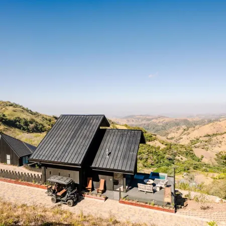 Lakay Monteverde with Heated Pool, Golf Cart and Breakfast