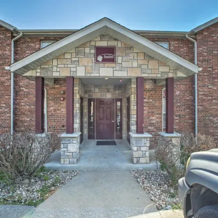 Cozy Condo w/ Pool Access in the Heart of Branson!