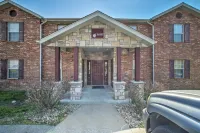 Cozy Condo w/ Pool Access in the Heart of Branson! - spa