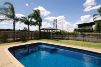 Mayfair Motel Hotels in West Wyalong