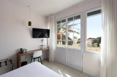 Hôtel les Voiles Hotels in Toulon