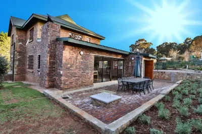 Cinzaco Dullstroom Hôtels à proximité de : Dullstroom Bird Of Prey & Rehabilitation Centre