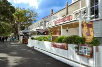 Commodores Lodge Hotels near Bay Of Islands