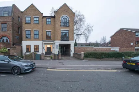 Hampden Apartments - the Catherine Отели рядом с достопримечательностью «St George's Chapel»