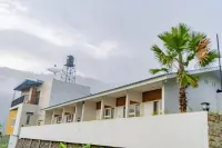 Fredelia Homestay Hotels in Sapikerep