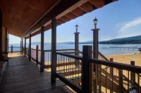 Mourelatos Lakeshore Resort فنادق في Tahoe Vista