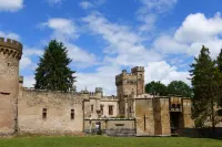 Chateau-Camping la Grange Fort, 63500 les Pradeaux