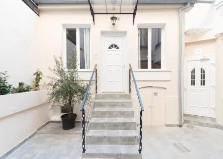 Hôtel de La Gare Отели в г. Монжерон