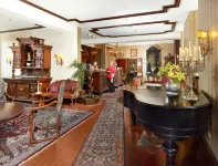 Schloßhotel Kurfürstliches Amtshaus Dauner Burg Hotels in Gillenfeld