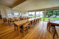 Diamond Island Resort, Restaurant & Bar and Penguin Show Hoteles en Bicheno
