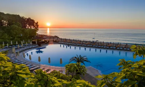 HVD Riviera Beach Ultra All Inclusive & Mineral Pool - Private Beach & Free Parking