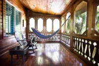 Mango Inn Resort Hotels in Utila