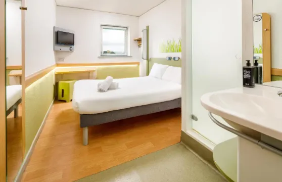 宜必思快捷謝菲爾德體育場酒店