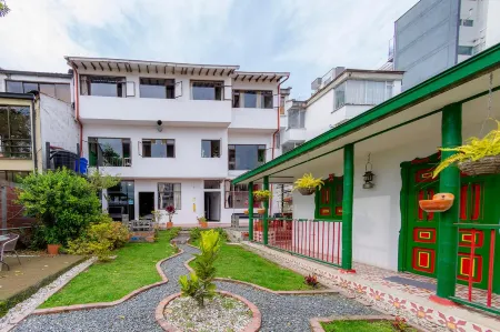 Ayenda Mountain Hostels Manizales Отели рядом с достопримечательностью «Ecoparque Los Yarumos»