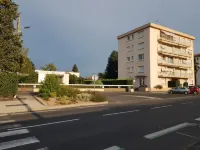 Le Stade Hotel a Le Broc