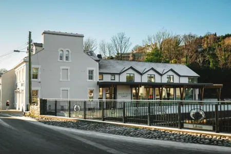 Shore Hotel Laxey Отели в г. Рамси