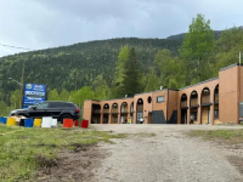 Avola Mountain Lodge