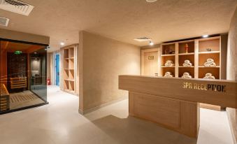 Awen Lara Hotel