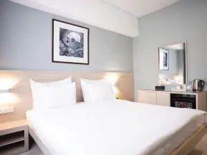 Resident Hotel Kazybek Bi