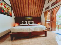 D'Karang Eco Lodge Hotels near PASAR DESA PENINJOAN
